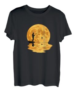 Angler Angelt Fisch bei Vollmond mit Sternenhimmel T-Shirt