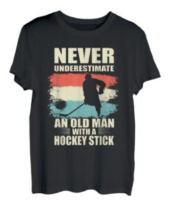 Herren Unterschätze niemals einen alten Mann Ice hockey T-Shirt