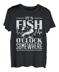 Irgendwo ist Fisch Uhr. Seefisch Angeln T-Shirt