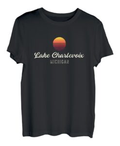 Lake Charlevoix MICHIGAN Barschangeln T-Shirt