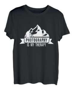 PHOTOGRAPHY IS MY THERAPY - Fotografie Spruch Berge Natur T-Shirt