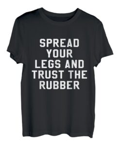 Spreizt eure Beine und vertraut dem lustigen Kletterhemd aus Gummi T-Shirt